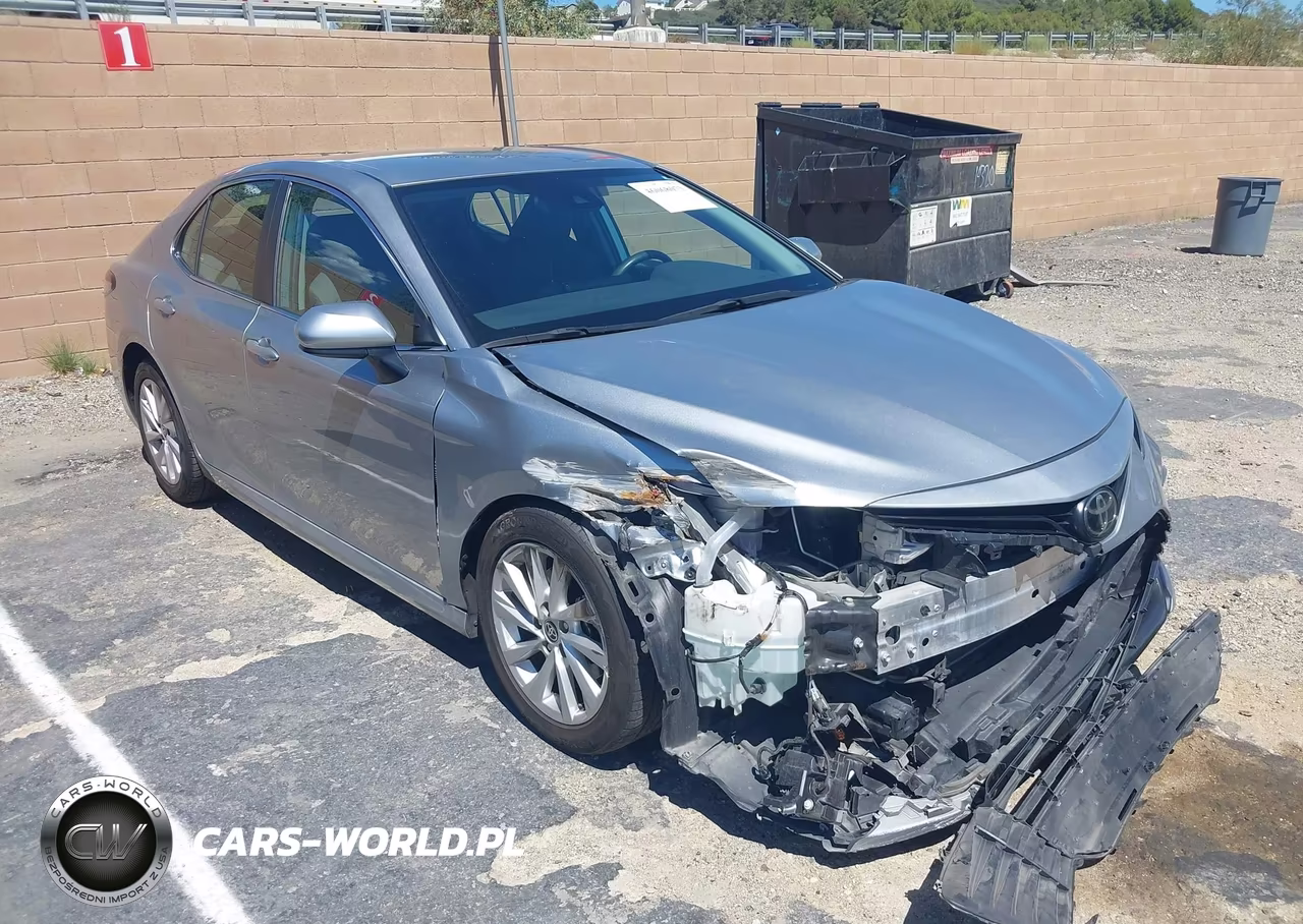 2023 Toyota Camry Le – zdjęcie 1 z 17