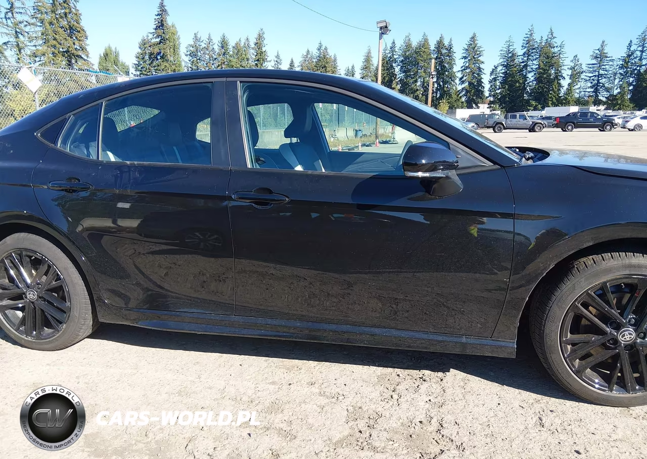 2026 Toyota Camry Se VIN:4T1DBADK1TU052453 - 13