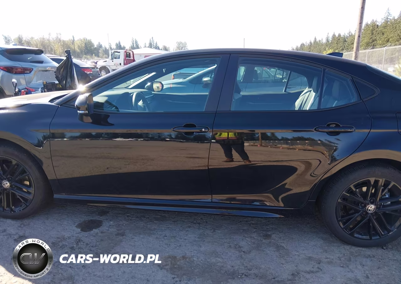 2026 Toyota Camry Se VIN:4T1DBADK1TU052453 - 14