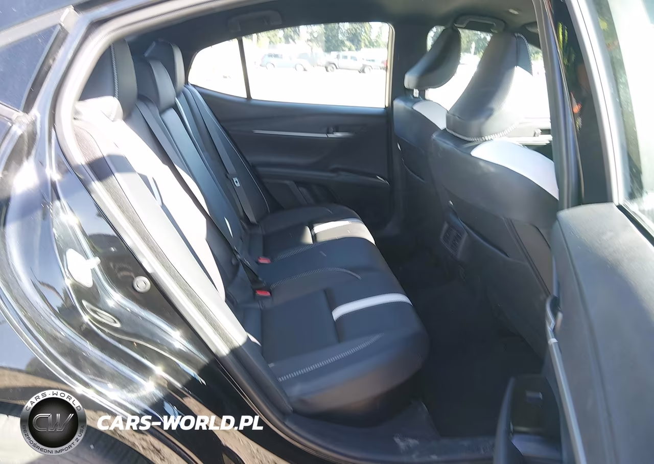 2026 Toyota Camry Se VIN:4T1DBADK1TU052453 - 8