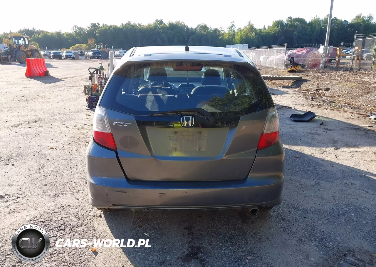 2011 Honda Fit Sport VIN:JHMGE8G56BC004389 - 16