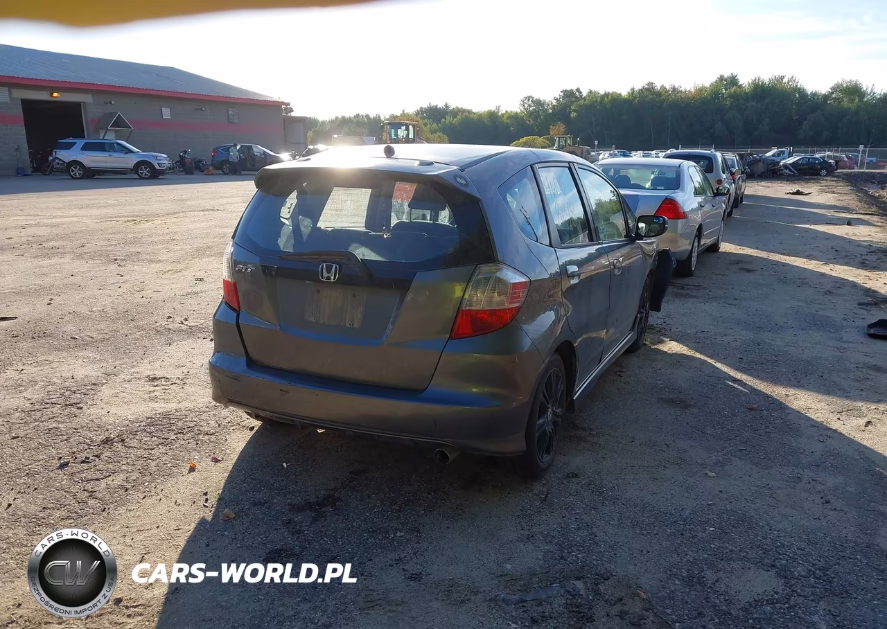 2011 Honda Fit Sport VIN:JHMGE8G56BC004389 - 4