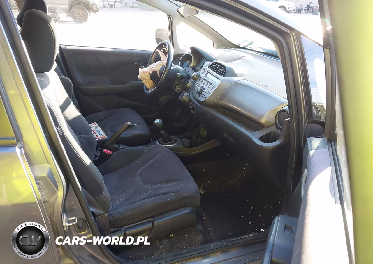 2011 Honda Fit Sport VIN:JHMGE8G56BC004389 - 5