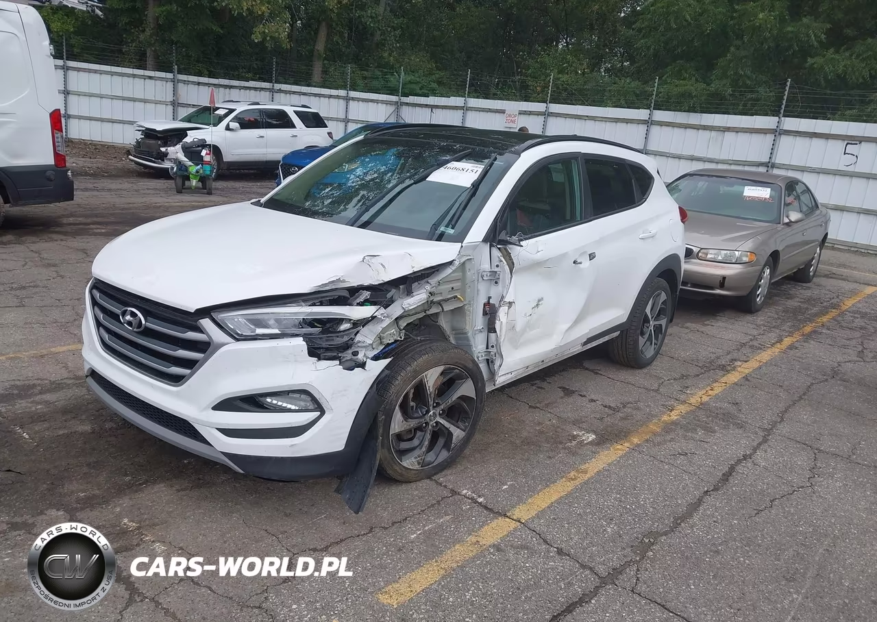 2018 Hyundai Tucson Value VIN:KM8J3CA23JU627570 - 2