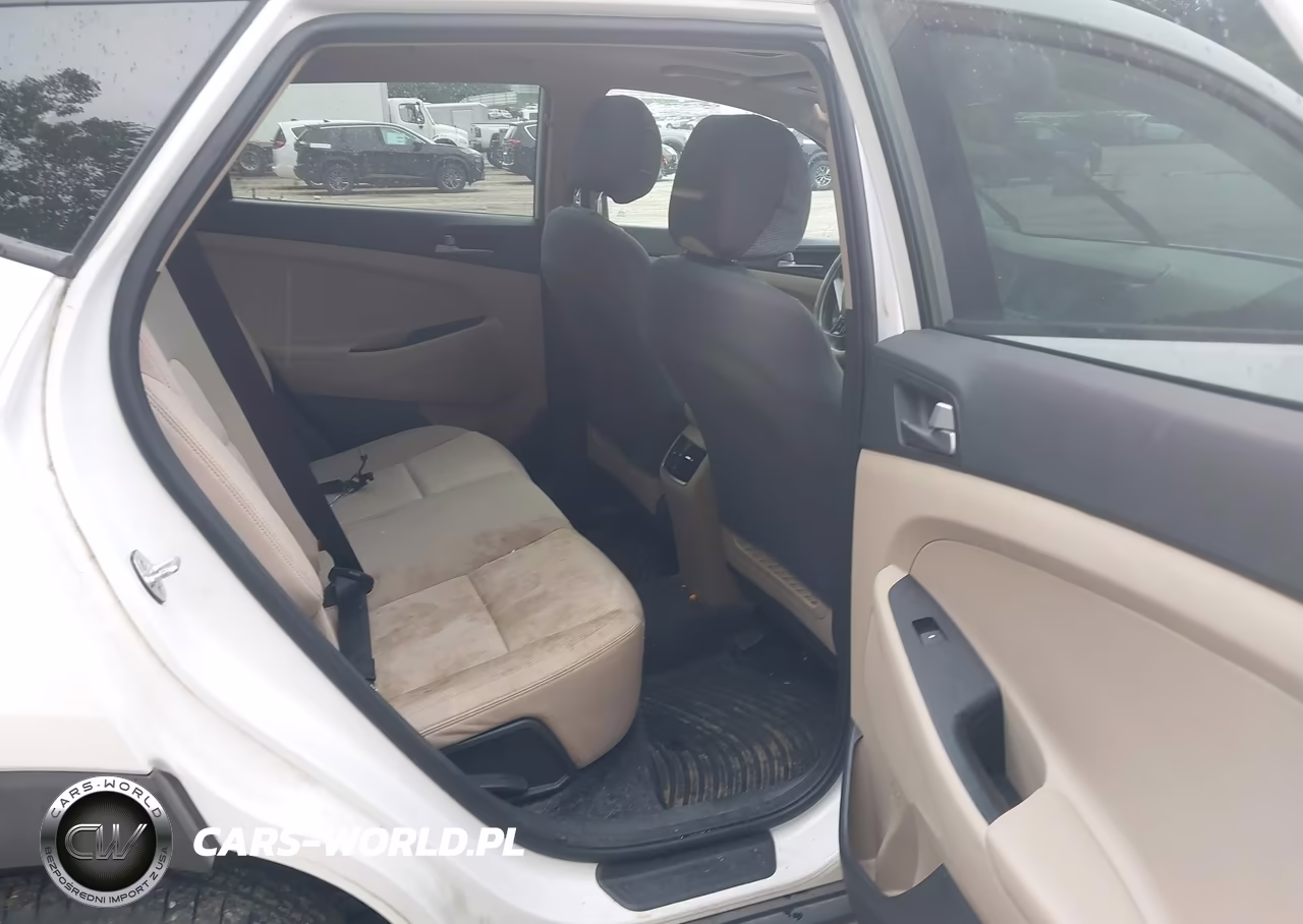 2018 Hyundai Tucson Value VIN:KM8J3CA23JU627570 - 8