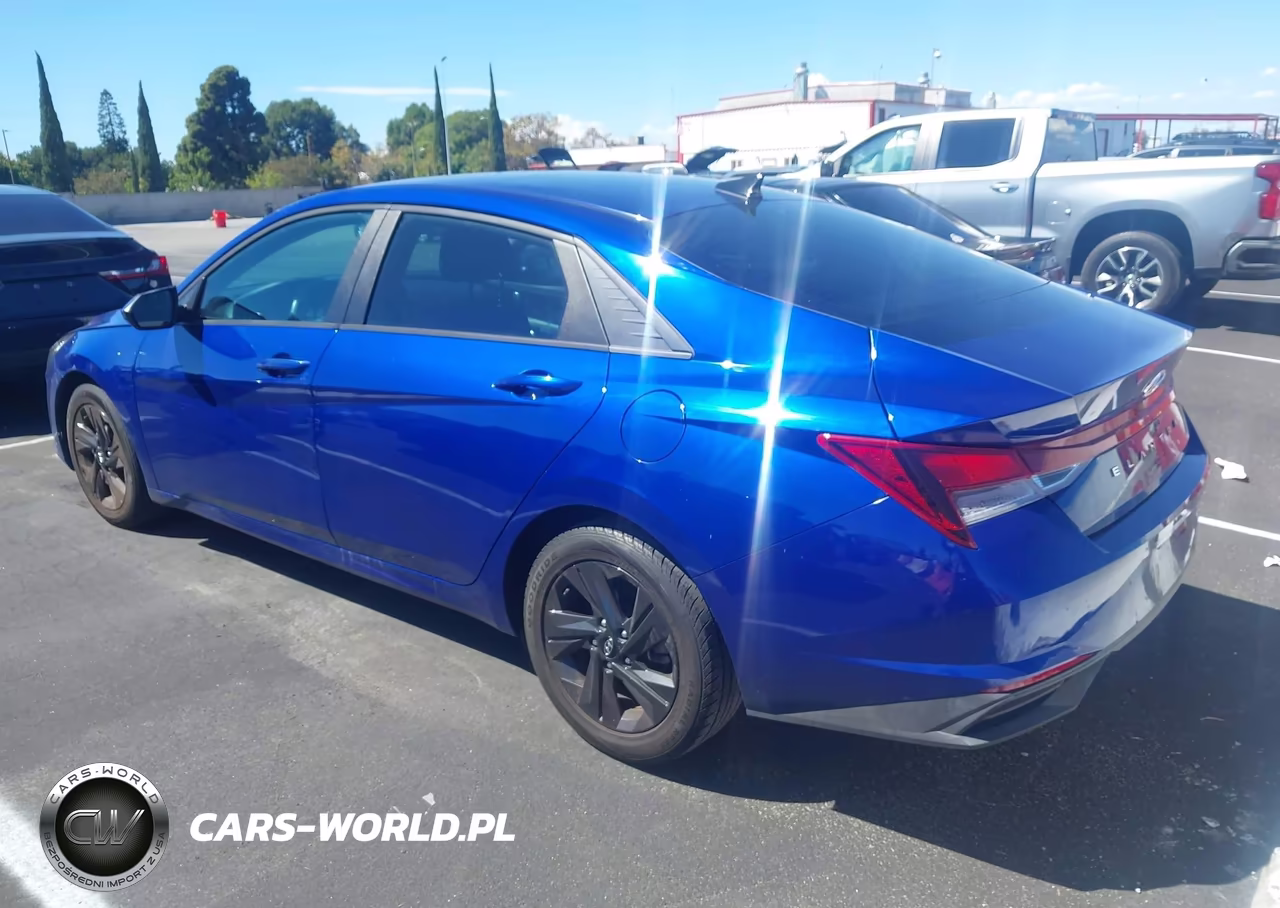 2021 Hyundai Elantra Sel VIN:5NPLM4AG2MH000319 - 3