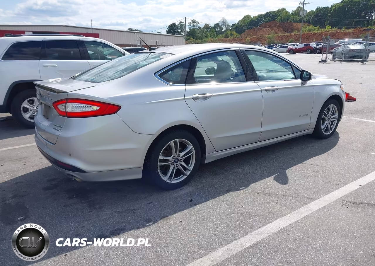 2015 Ford Fusion Hybrid Titanium VIN:3FA6P0RU1FR283079 - 4