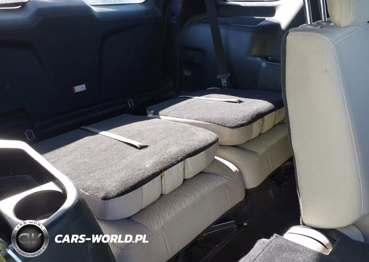 2018 Ford Explorer VIN:1FM5K8B82JGA57130 - 18