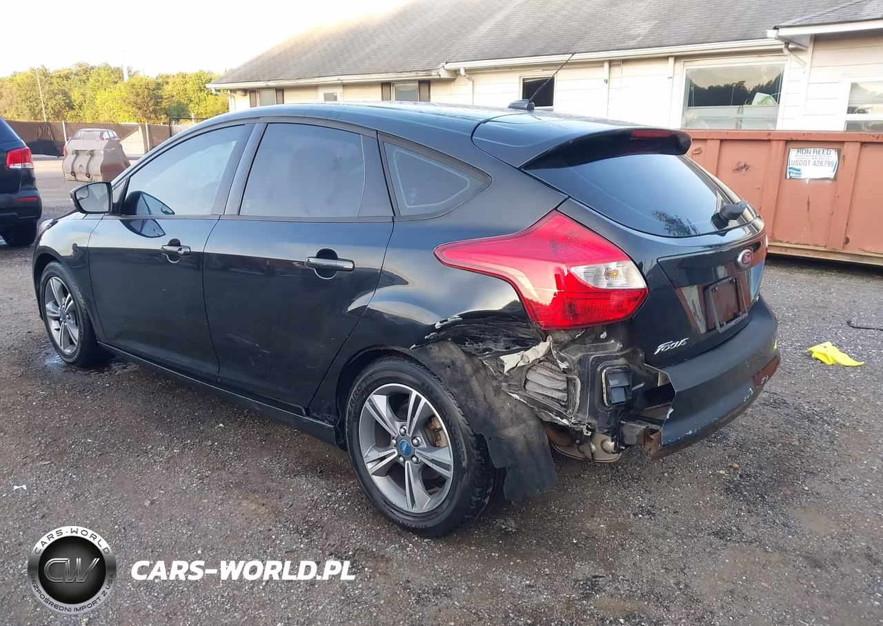 2014 Ford Focus Se VIN:1FADP3K22EL132279 - 3