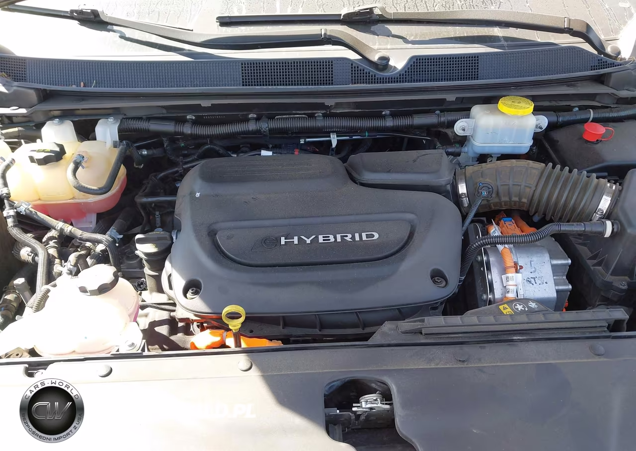 2023 Chrysler Pacifica Hybrid Touring L VIN:2C4RC1L79PR542291 - 10