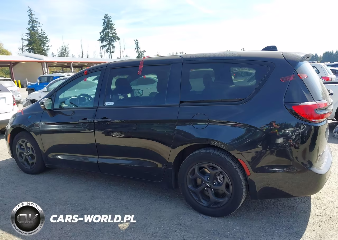 2023 Chrysler Pacifica Hybrid Touring L VIN:2C4RC1L79PR542291 - 14
