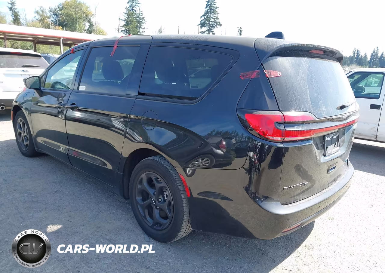2023 Chrysler Pacifica Hybrid Touring L VIN:2C4RC1L79PR542291 - 3