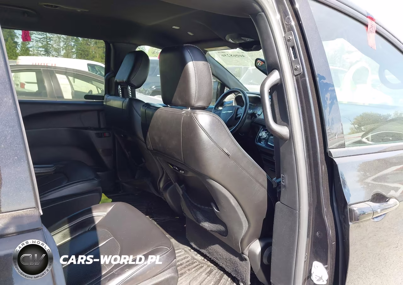 2023 Chrysler Pacifica Hybrid Touring L VIN:2C4RC1L79PR542291 - 8
