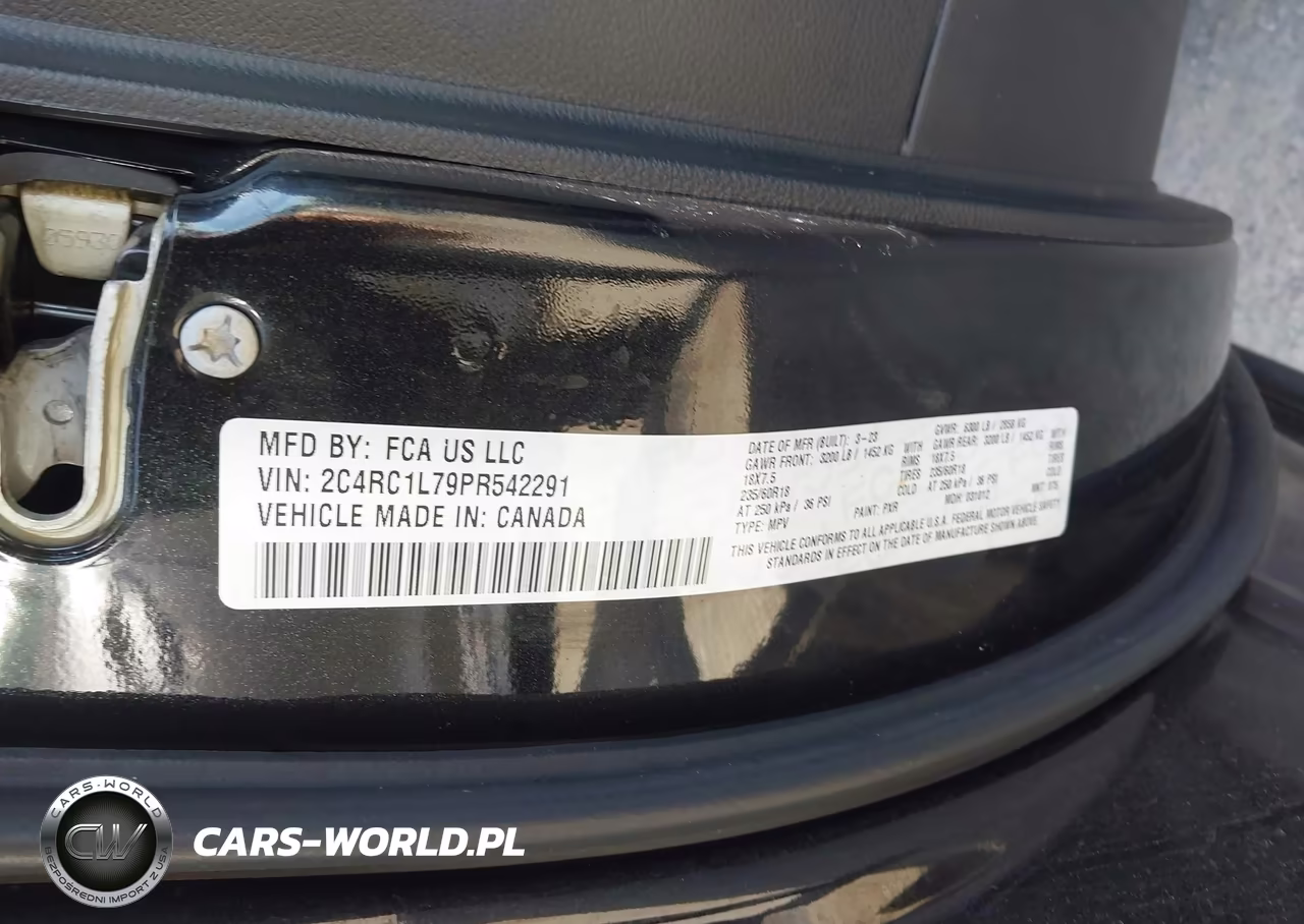2023 Chrysler Pacifica Hybrid Touring L VIN:2C4RC1L79PR542291 - 9