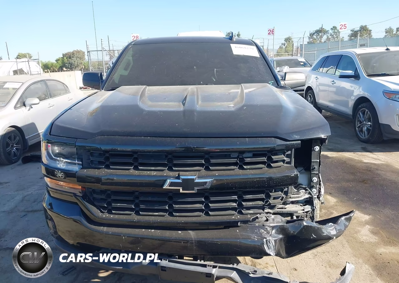 2018 Chevrolet Silverado 1500 Custom VIN:3GCPCPEC2JG340376 - 12