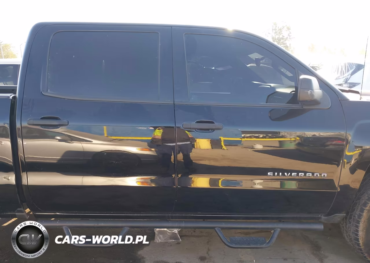 2018 Chevrolet Silverado 1500 Custom VIN:3GCPCPEC2JG340376 - 13