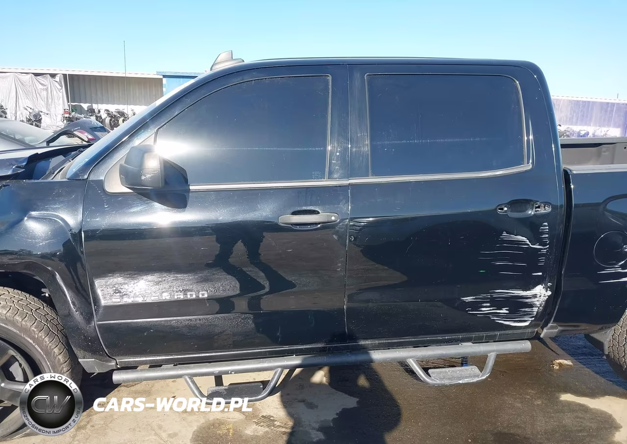 2018 Chevrolet Silverado 1500 Custom VIN:3GCPCPEC2JG340376 - 14