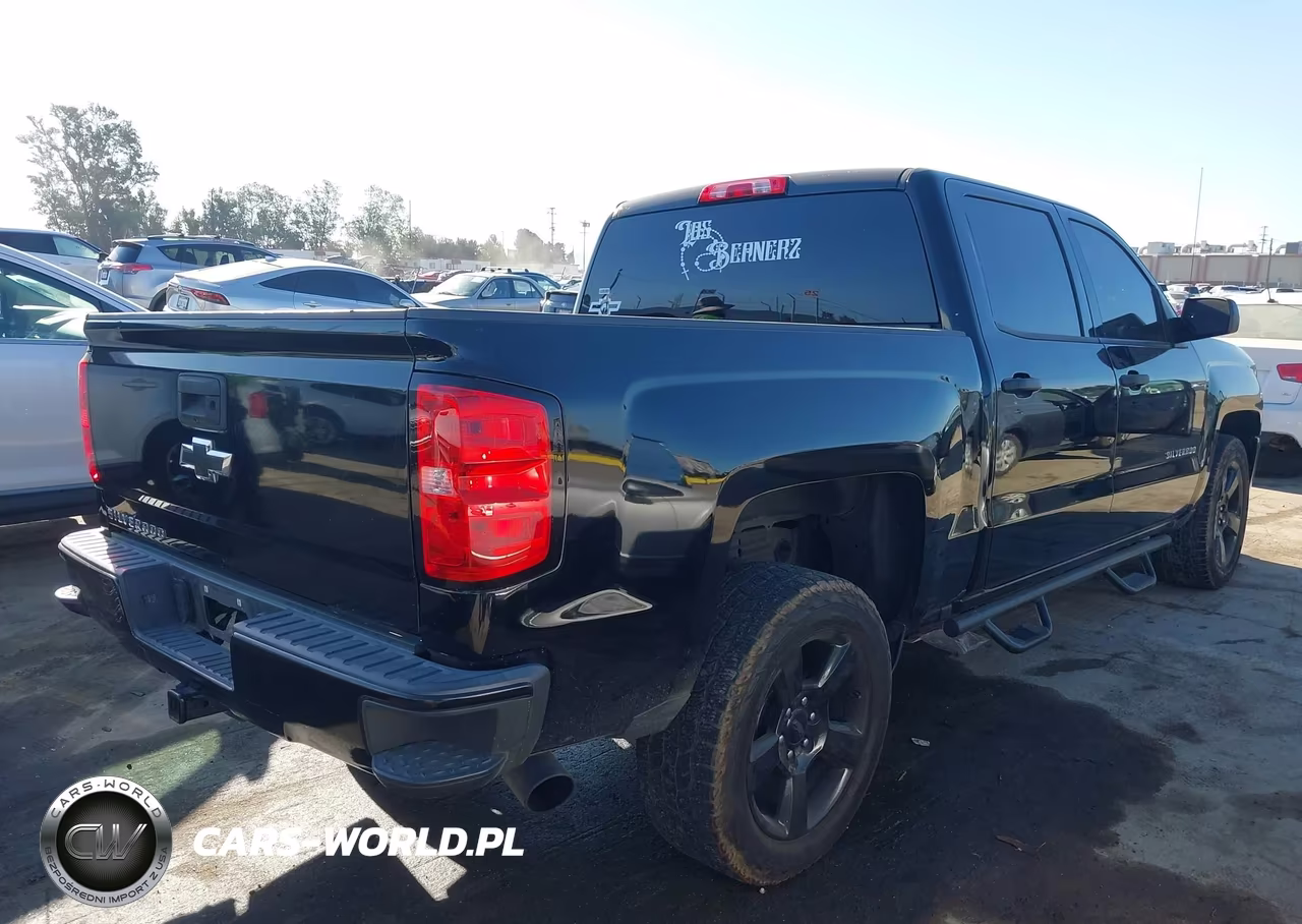 2018 Chevrolet Silverado 1500 Custom VIN:3GCPCPEC2JG340376 - 4