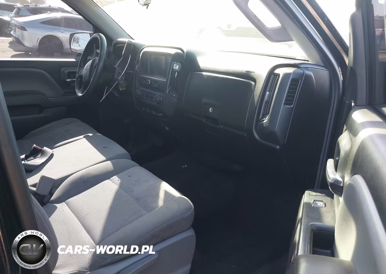 2018 Chevrolet Silverado 1500 Custom VIN:3GCPCPEC2JG340376 - 5