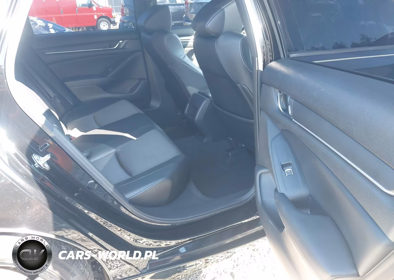 2018 Honda Accord Sport VIN:1HGCV1F33JA029964 - 19