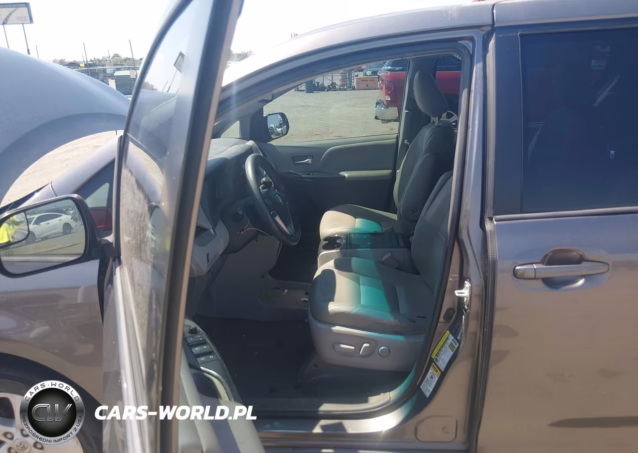 2015 Toyota Sienna Le 8 Passenger VIN:5TDKK3DC0FS664216 - 18