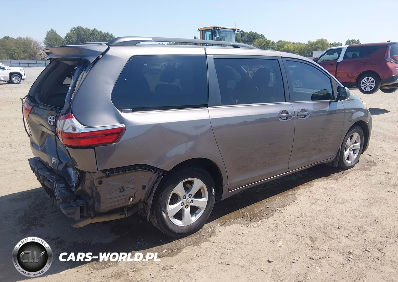 2015 Toyota Sienna Le 8 Passenger VIN:5TDKK3DC0FS664216 - 4