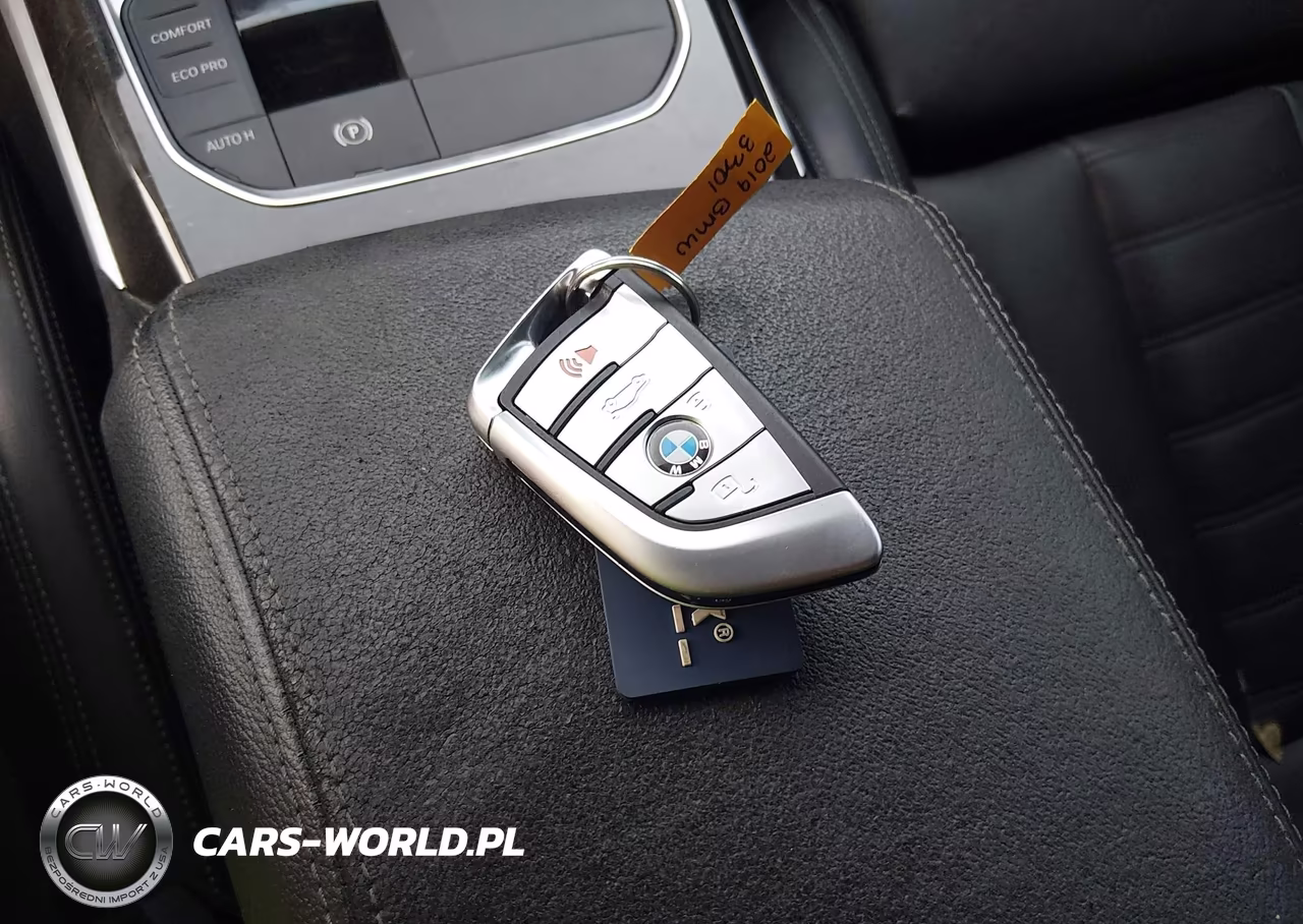 2019 BMW 330I VIN:3MW5R1J54K8A04389 - 11