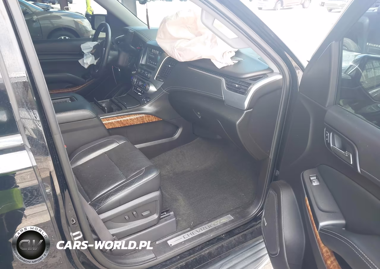 2017 Chevrolet Suburban Premier VIN:1GNSCJKCXHR146093 - 5