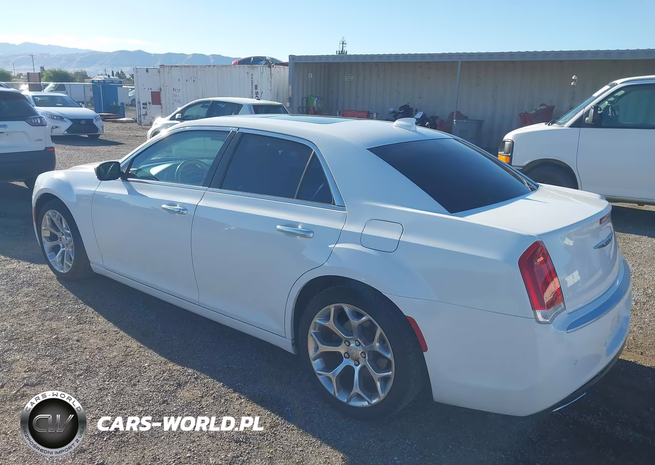 2016 Chrysler 300C Platinum VIN:2C3CCAPT5GH295939 - 3