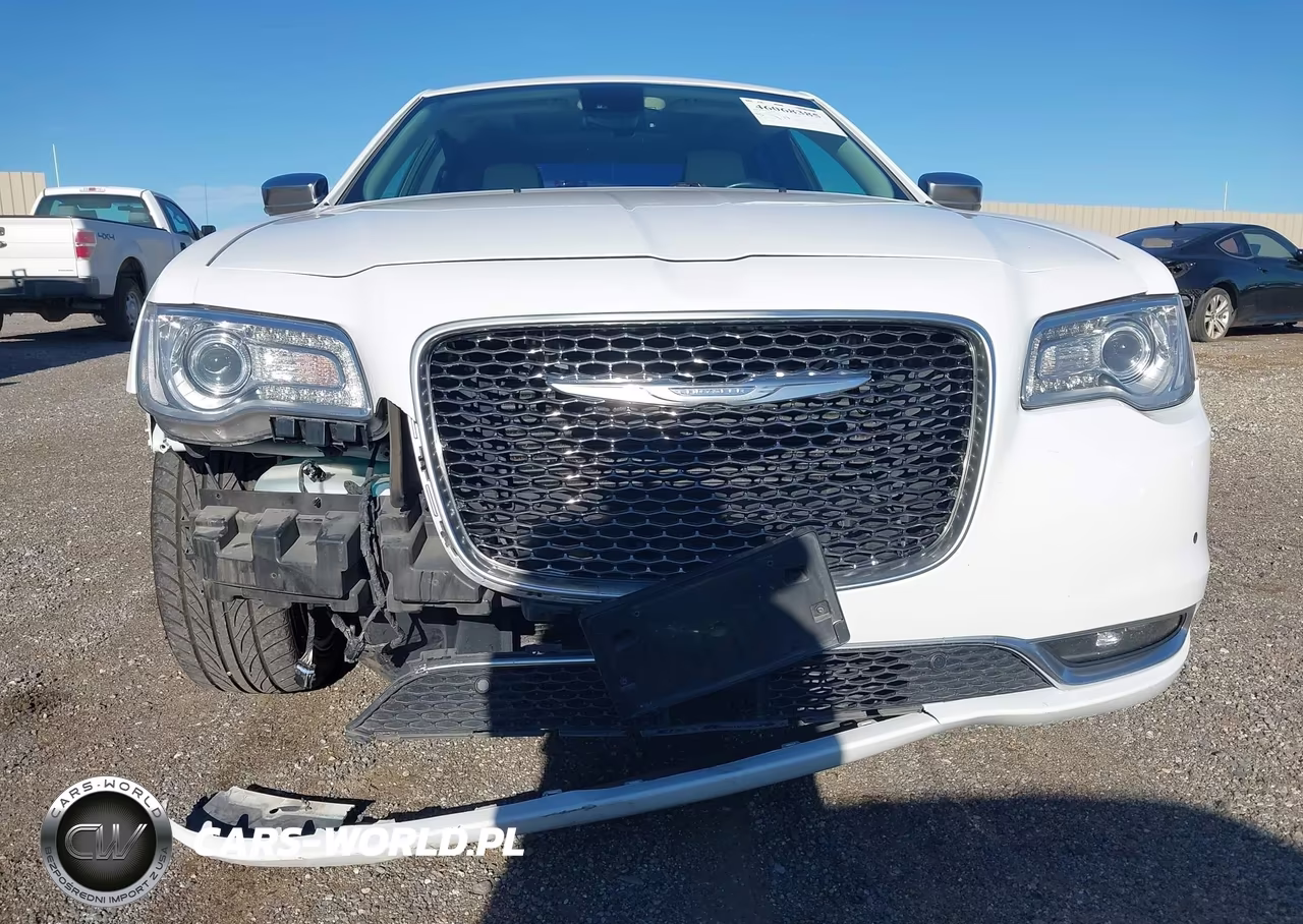 2016 Chrysler 300C Platinum VIN:2C3CCAPT5GH295939 - 6