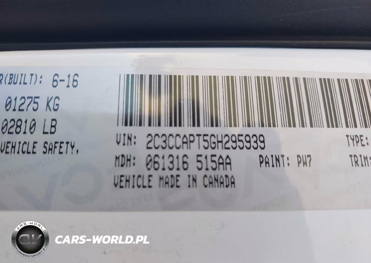 2016 Chrysler 300C Platinum VIN:2C3CCAPT5GH295939 - 9