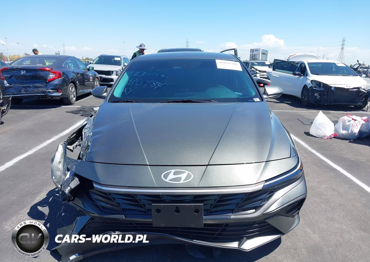 2026 Hyundai Elantra Se VIN:KMHLL4DGXTU231077 - 12