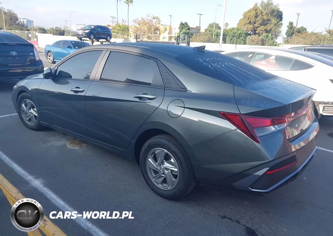 2026 Hyundai Elantra Se VIN:KMHLL4DGXTU231077 - 3