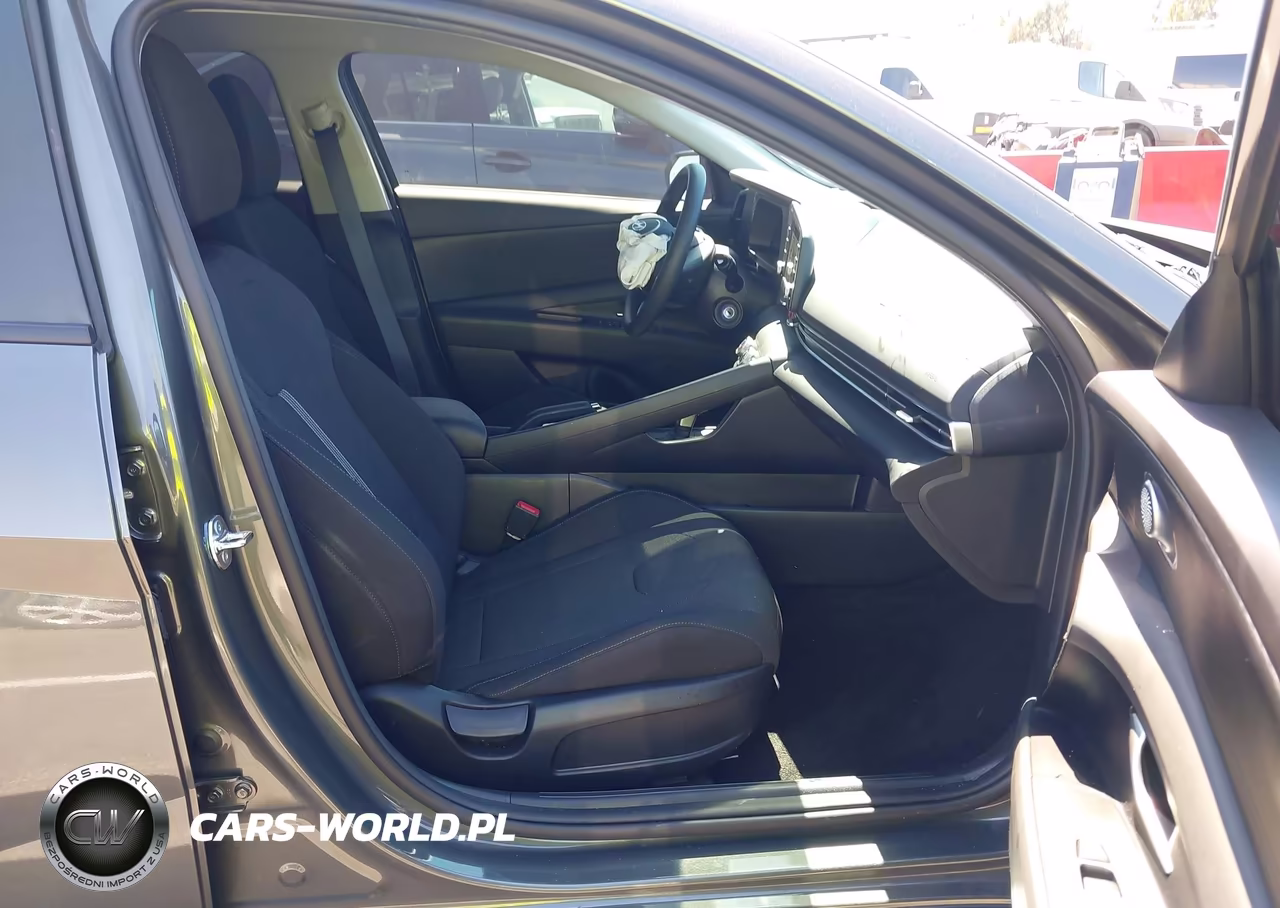 2026 Hyundai Elantra Se VIN:KMHLL4DGXTU231077 - 5