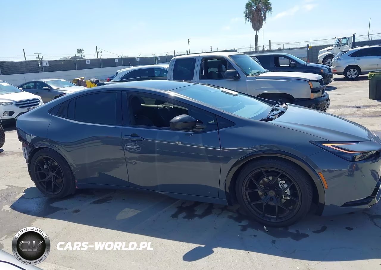 2024 Toyota Prius Limited VIN:JTDACAAU8R3016834 - 14