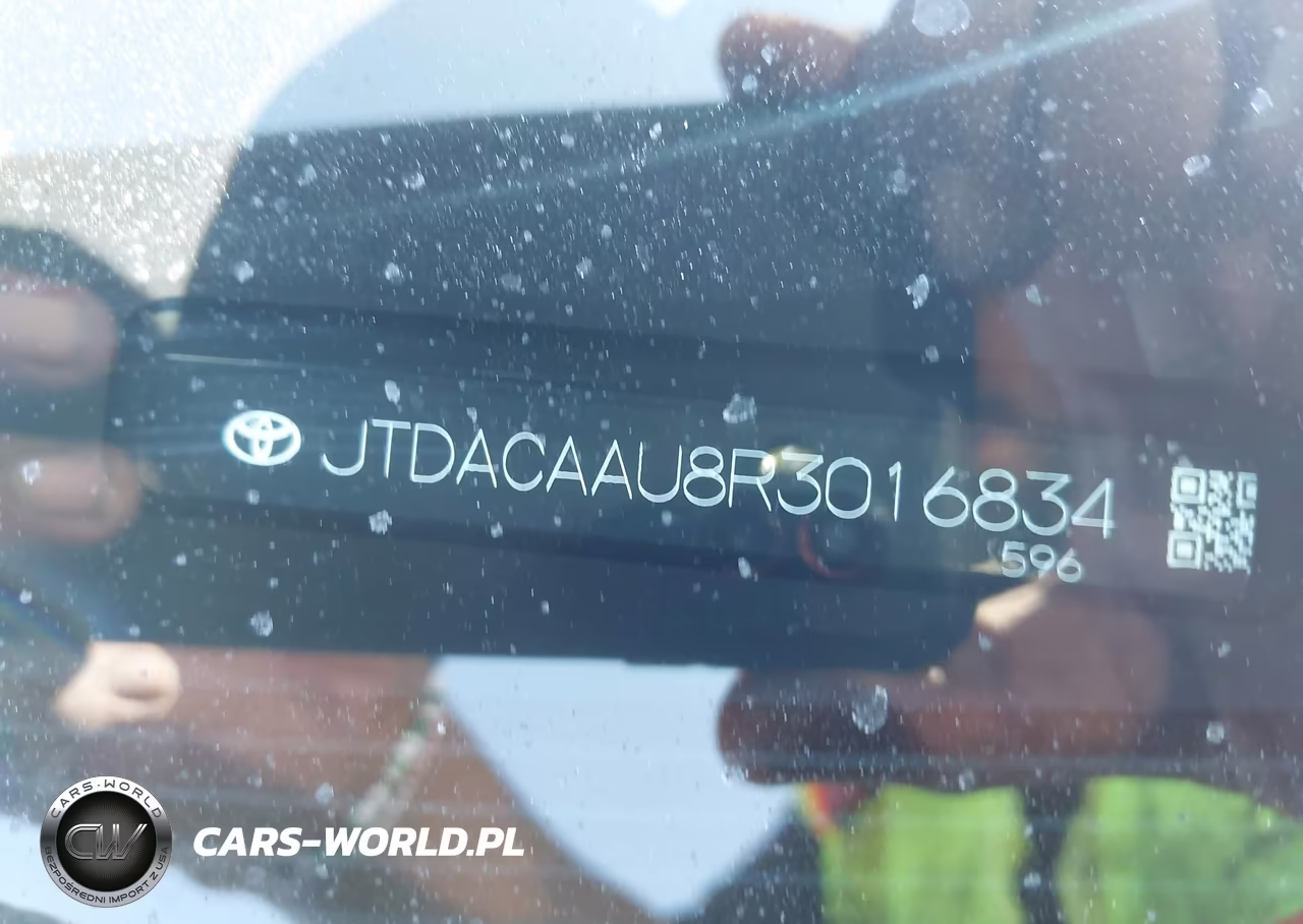 2024 Toyota Prius Limited VIN:JTDACAAU8R3016834 - 9