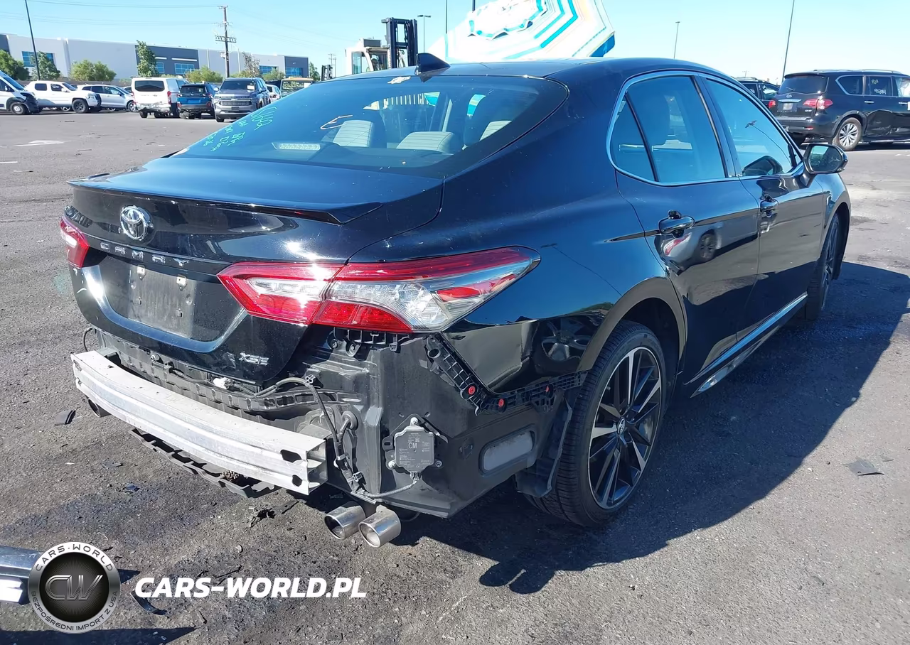 2018 Toyota Camry Xse V6 VIN:4T1BZ1HK4JU001636 - 4