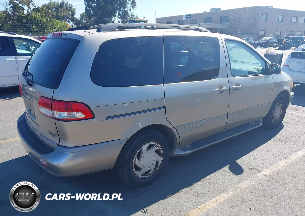 2002 Toyota Sienna Le VIN:4T3ZF13C92U441495 - 4