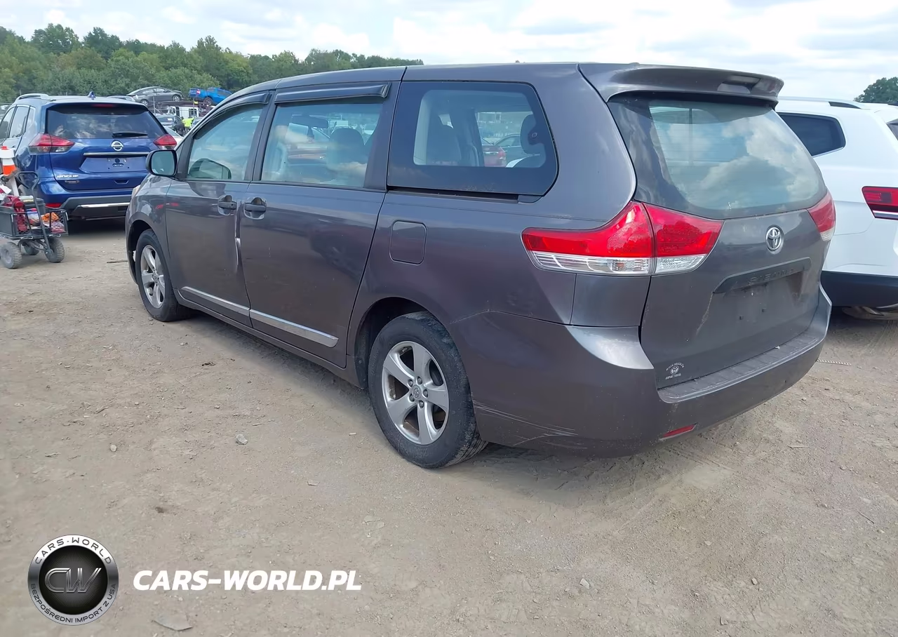 2011 Toyota Sienna Base V6 VIN:5TDZK3DC9BS101481 - 3