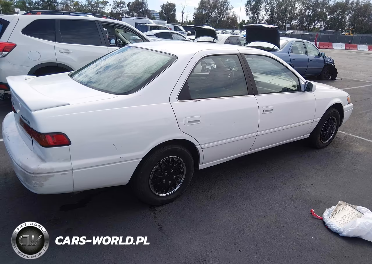 1997 Toyota Camry Le VIN:JT2BG22K8V0071316 - 4