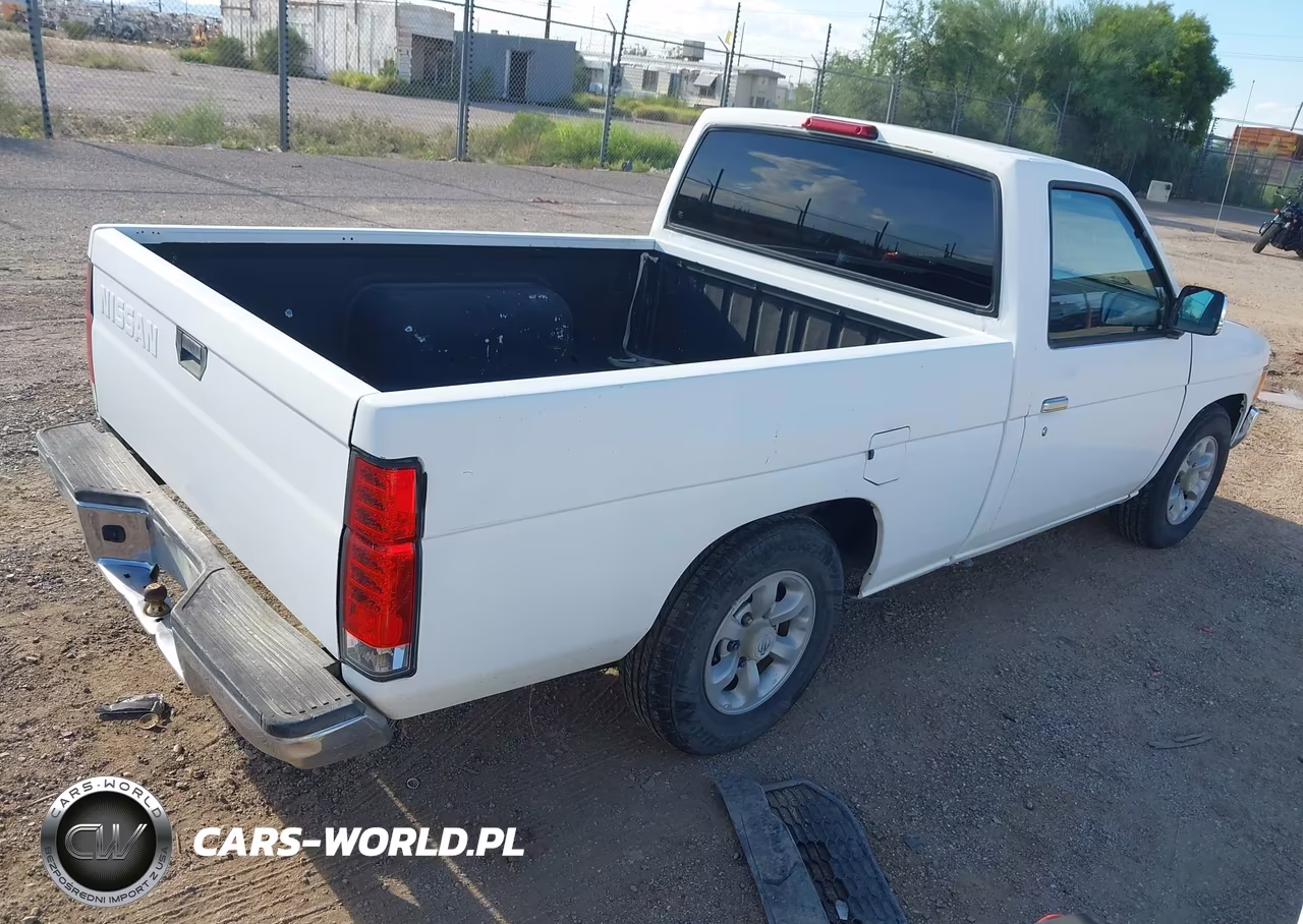 1997 Nissan 4X2 Truck Xe VIN:1N6SD11S8VC368612 - 4