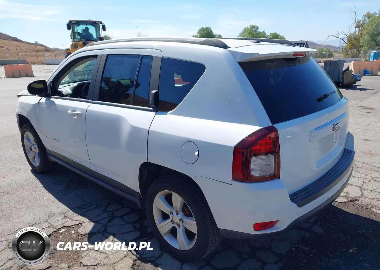 2016 Jeep Compass Sport VIN:1C4NJCBA2GD813689 - 3