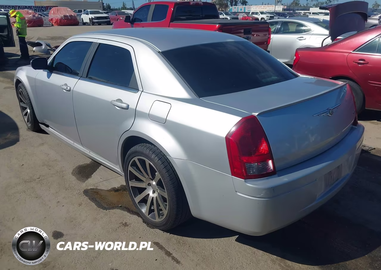 2007 Chrysler 300 VIN:2C3KA43RX7H720178 - 3