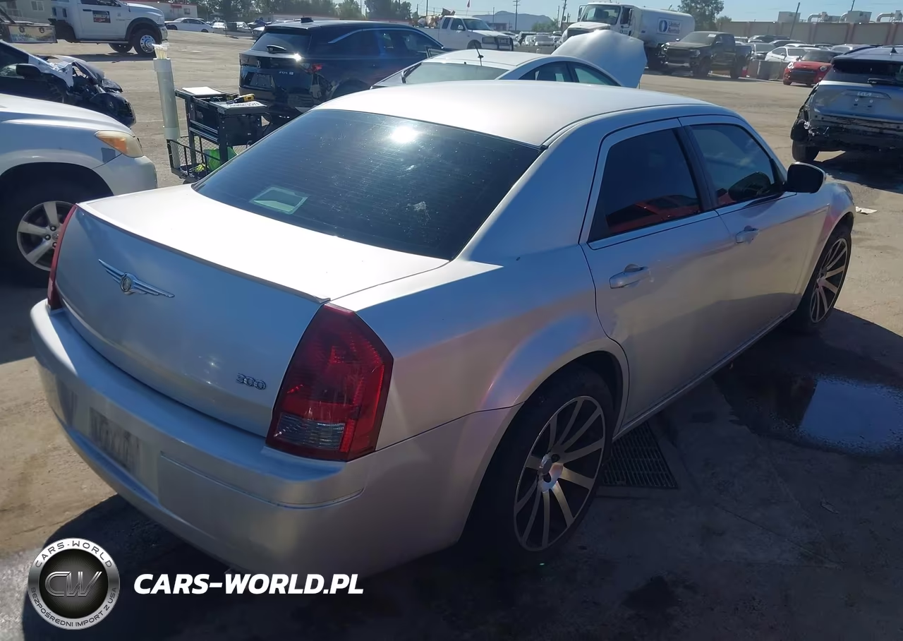 2007 Chrysler 300 VIN:2C3KA43RX7H720178 - 4