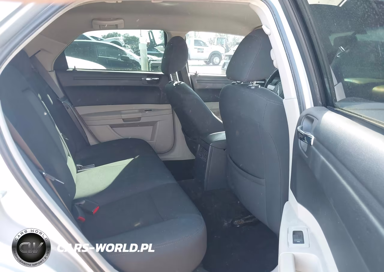 2007 Chrysler 300 VIN:2C3KA43RX7H720178 - 8