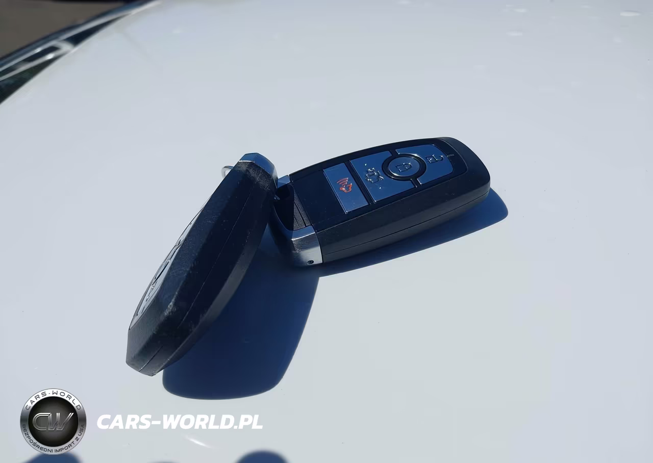 2018 Ford Fusion Hybrid S VIN:3FA6P0UU0JR243687 - 11