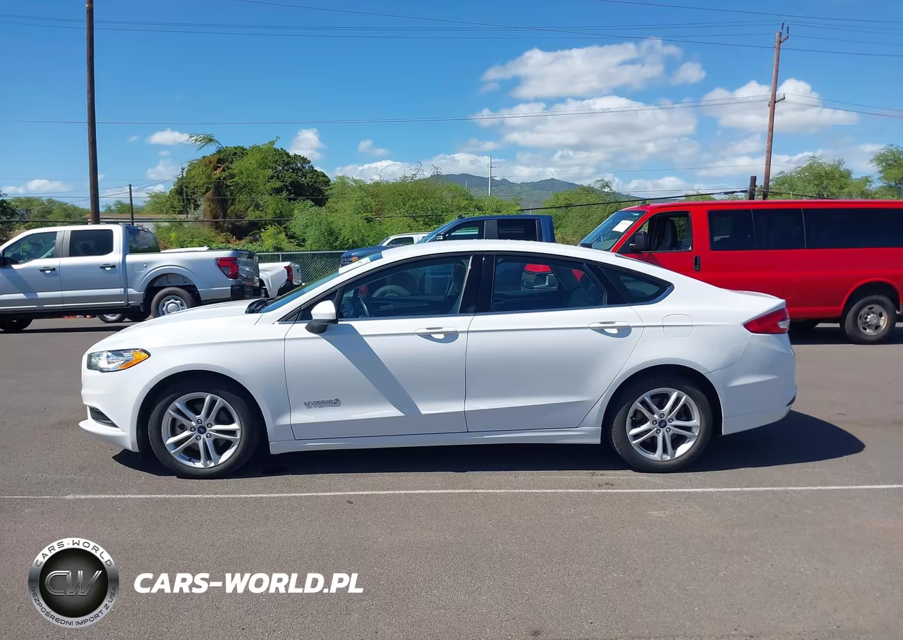 2018 Ford Fusion Hybrid S VIN:3FA6P0UU0JR243687 - 17