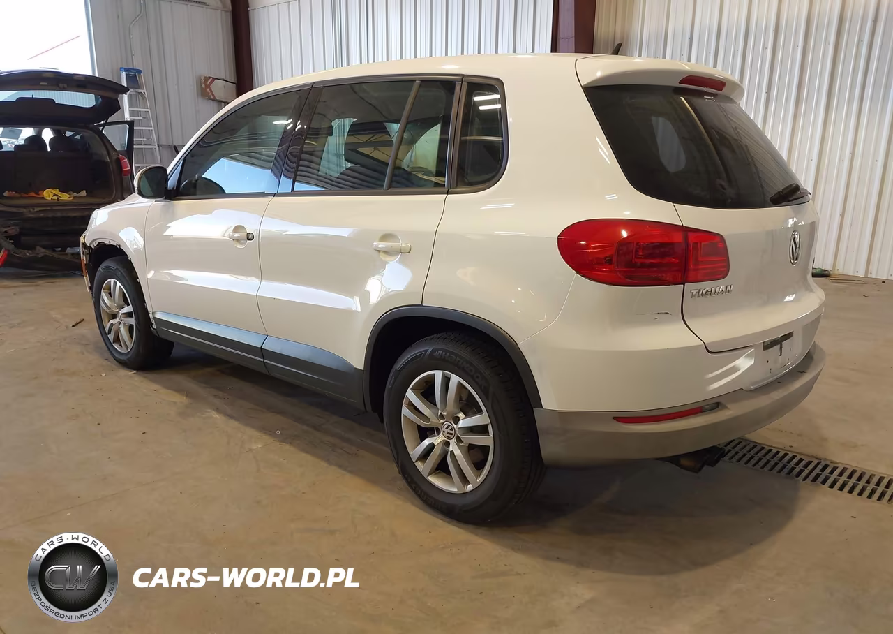 2013 Volkswagen Tiguan S VIN:WVGBV3AX0DW090871 - 3