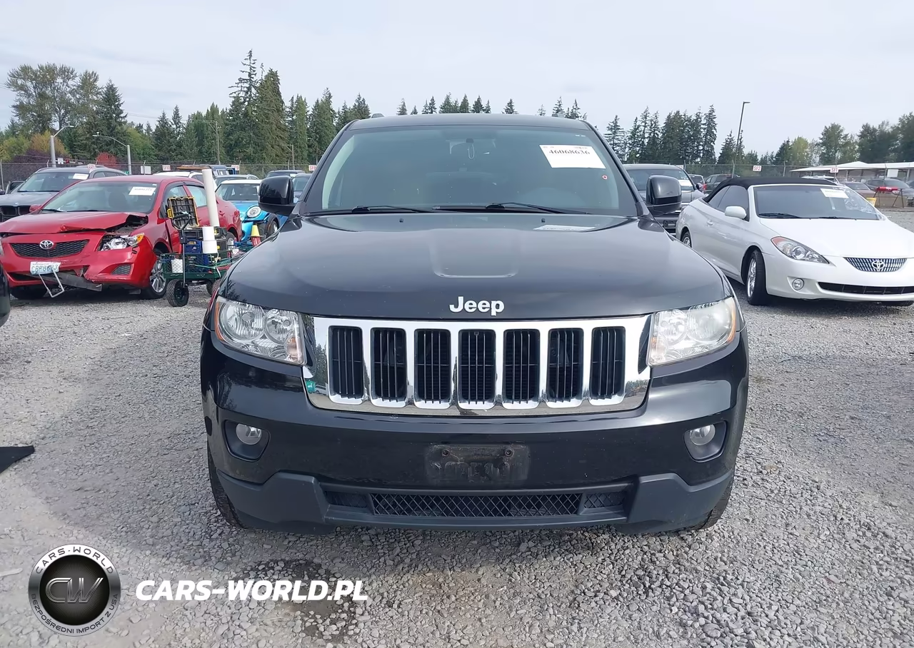 2011 Jeep Grand Cherokee Laredo VIN:1J4RR4GG7BC562108 - 13