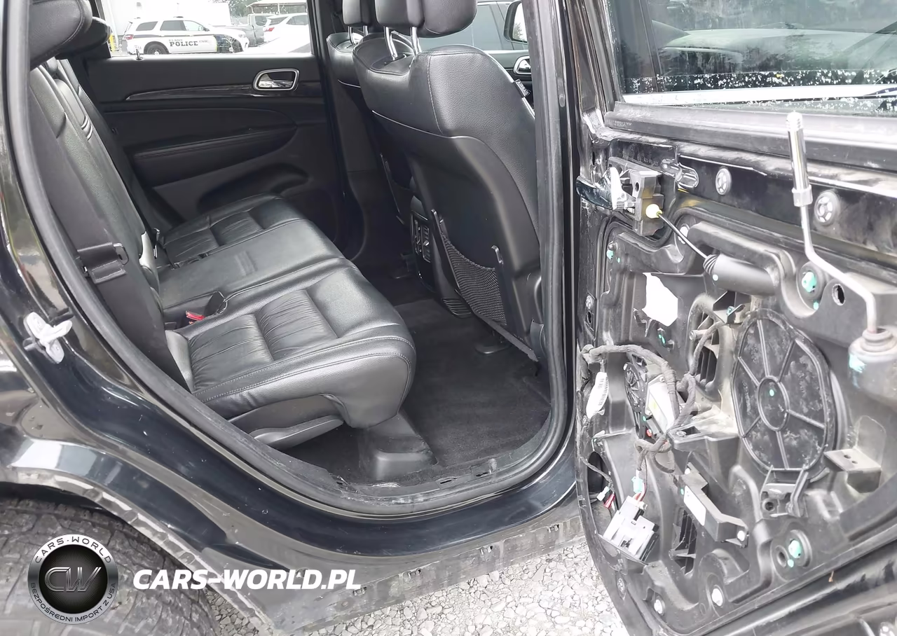 2011 Jeep Grand Cherokee Laredo VIN:1J4RR4GG7BC562108 - 19
